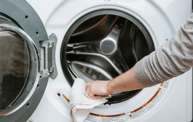 Надо ли открывать дверцу стиральной машины после стирки? Разрушаем мифы
