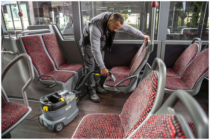 Моющий пылесос Karcher Puzzi 8/1 (1.100-240.0)