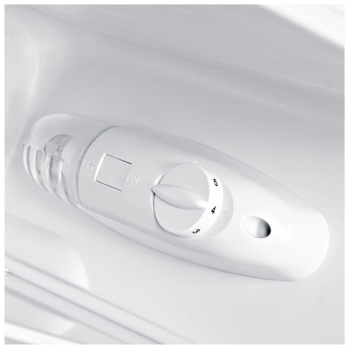 Двухкамерный холодильник Hyundai CT1551WT белый