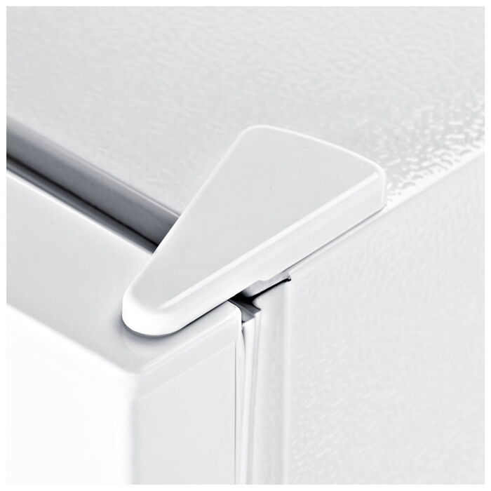 Двухкамерный холодильник Hyundai CT1551WT белый