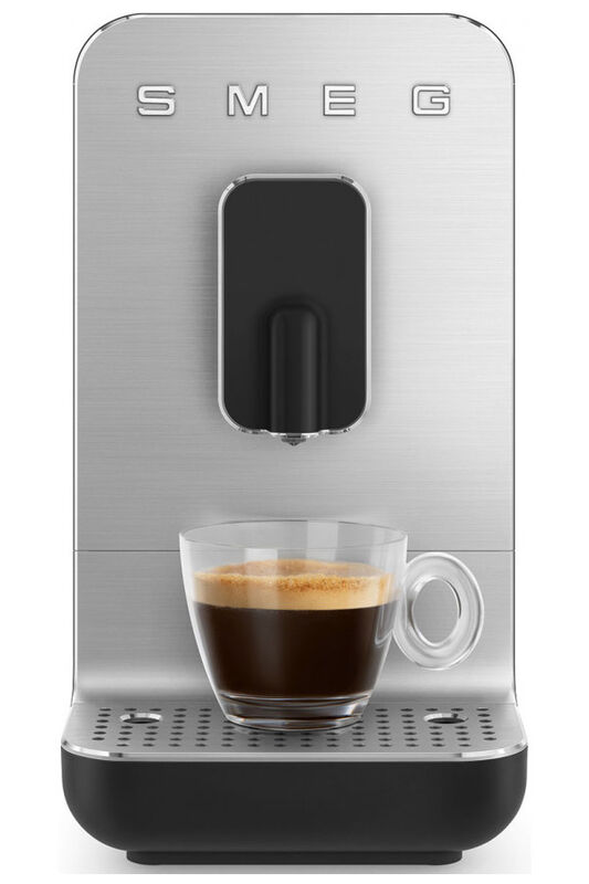 Автоматическая кофемашина Smeg BCC11BLMEU