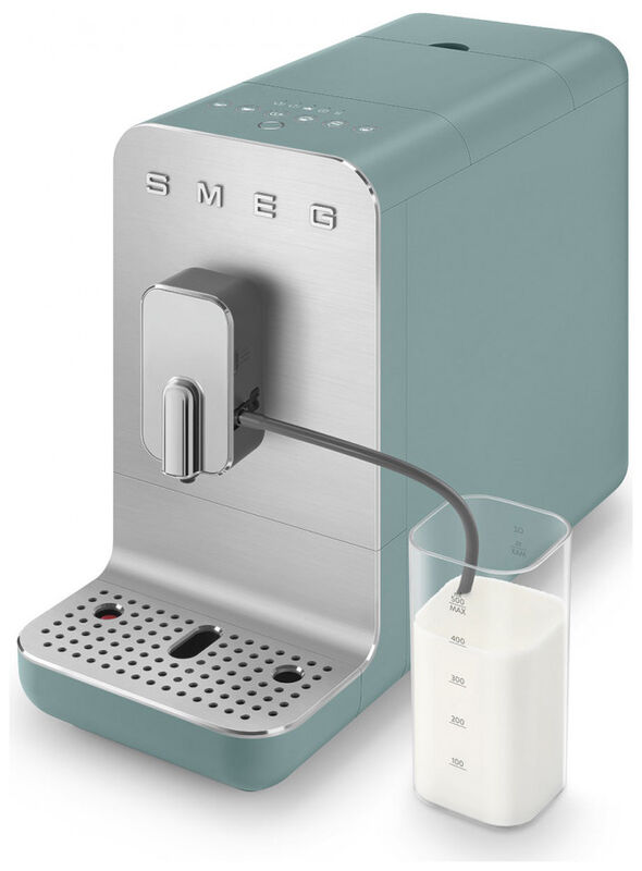 Автоматическая кофемашина Smeg BCC13EGMEU