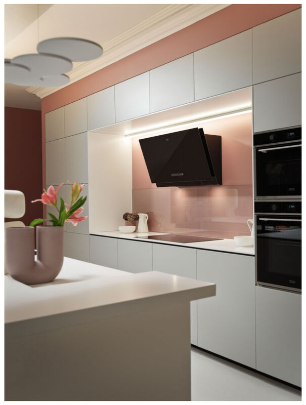 Наклонная вытяжка Franke FMA 2.0 PRO 907 BK