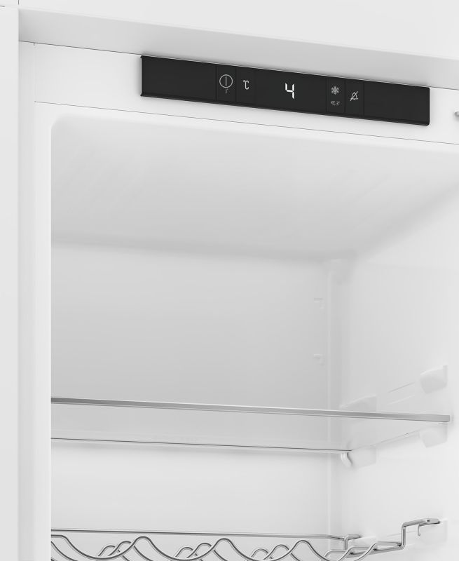Встраиваемый холодильник Hotpoint-Ariston HBDR 18I