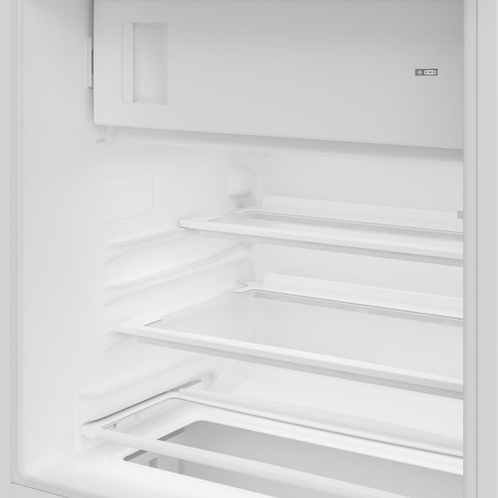Встраиваемый холодильник Indesit IBUD 109