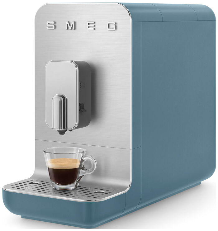 Автоматическая кофемашина Smeg BCC13SBMEU