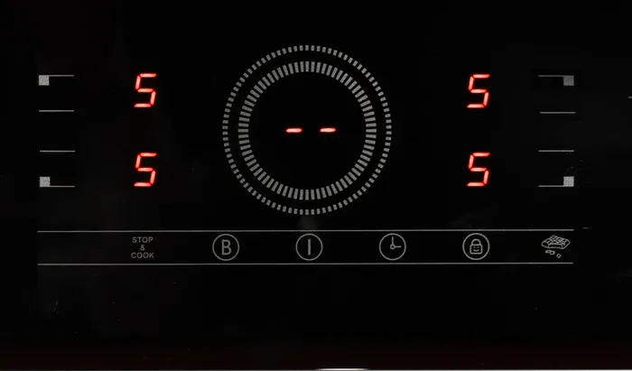 Индукционная варочная панель DeLonghi ELETTRA 1B0P CR