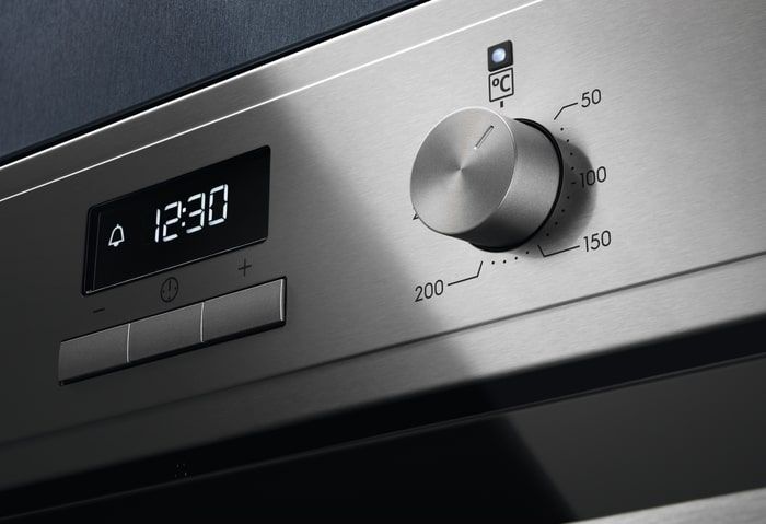 Электрический духовой шкаф Electrolux EOF3H50X