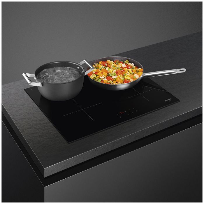 Индукционная варочная панель Smeg SI2641D