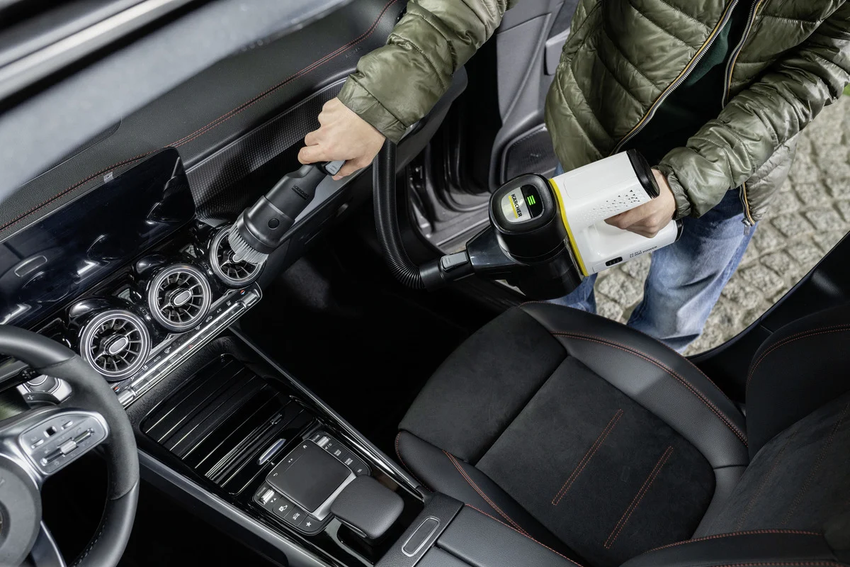 Пылесос вертикальный Karcher VC 6 Cordless ourFamily Car (1.198-672.0)