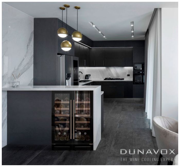 Встраиваемый винный шкаф Dunavox DAUF-19.58B