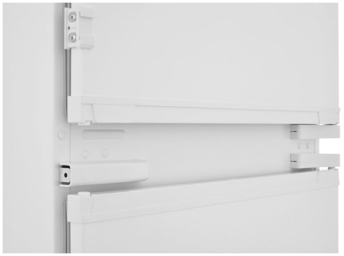 Встраиваемый холодильник Beko BCSA2750
