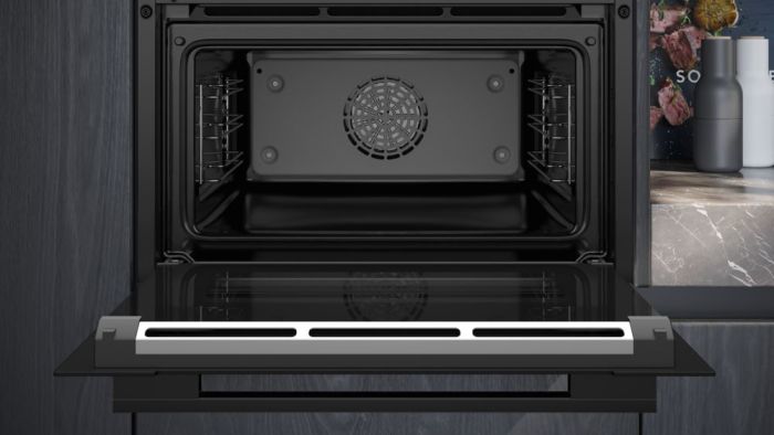 Компактный духовой шкаф Siemens CB734G1B1