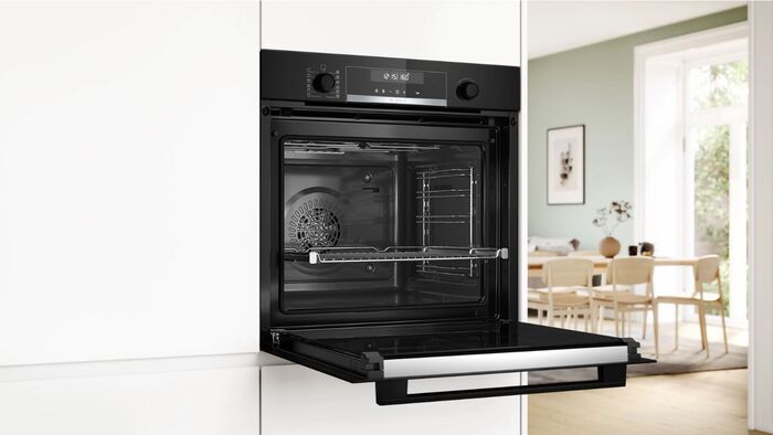 Электрический духовой шкаф Bosch HBG578EB7