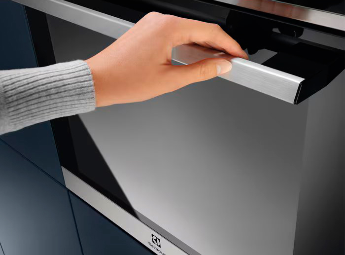 Электрический духовой шкаф Electrolux EOF5H50BX