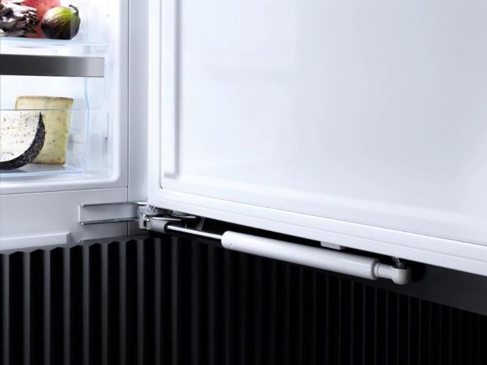 Встраиваемый морозильник Miele FNS 7770 E