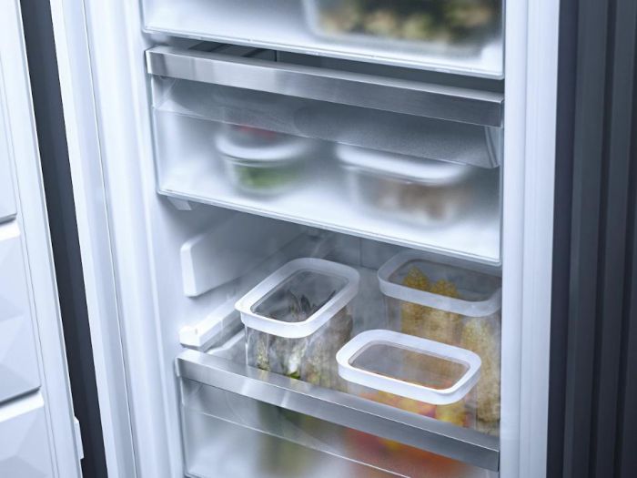 Встраиваемый морозильник Miele FNS 7770 E