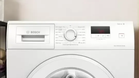 Стиральная машина Bosch WGE03200SN