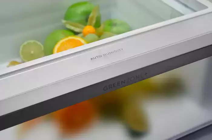 Встраиваемый холодильник Electrolux ENC8MD19S