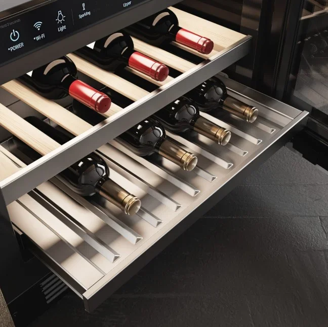 Встраиваемый винный шкаф Signature Kitchen Suite SKSUW2401G