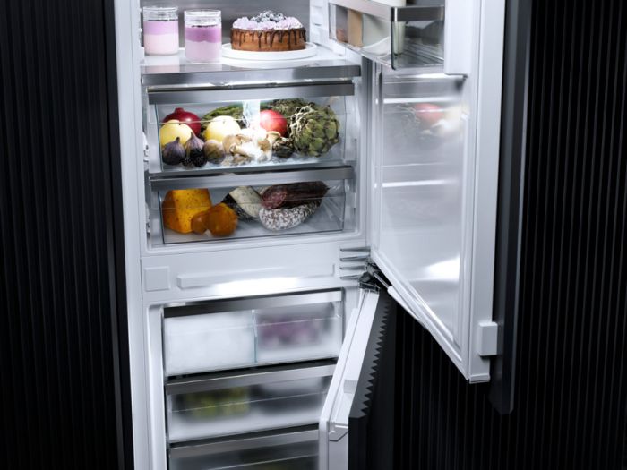 Встраиваемый холодильник Miele KFN 7744 E