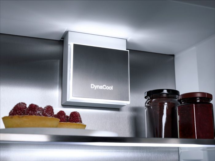 Встраиваемый холодильник Miele KFN 7744 E