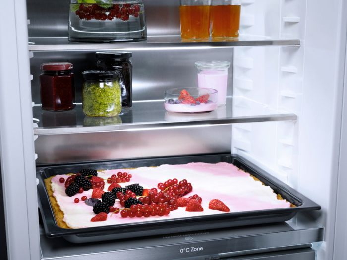 Встраиваемый холодильник Miele KFN 7744 E