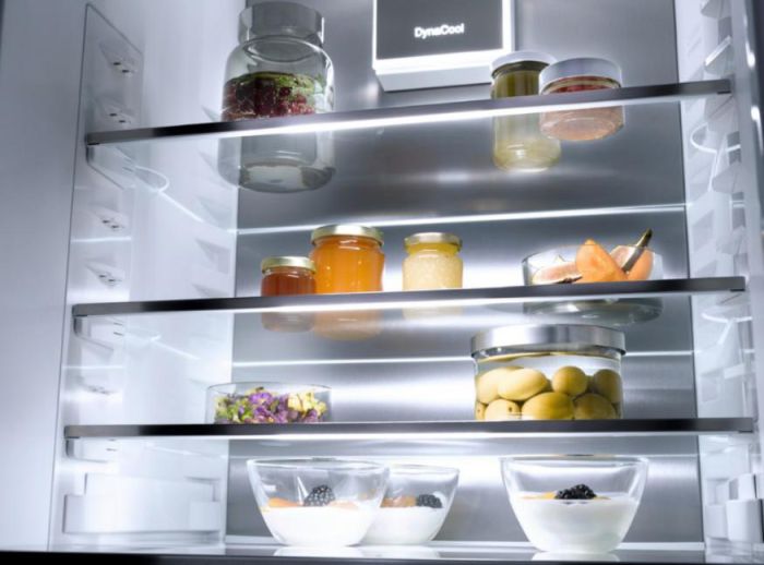Встраиваемый холодильник Miele KFN 7795 D