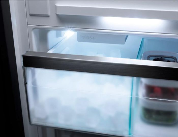 Встраиваемый холодильник Miele KFN 7795 D