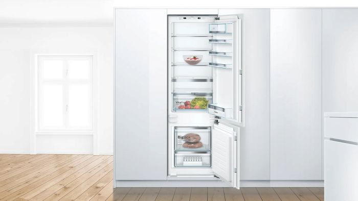 Встраиваемый холодильник Bosch KIS87AFE0