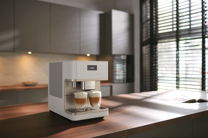 Автоматическая кофемашина Miele CM 6360 LOCM