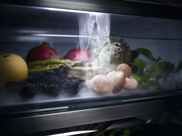 Встраиваемый холодильник Miele K 7793 C