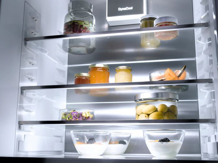Встраиваемый холодильник Miele K 7793 C