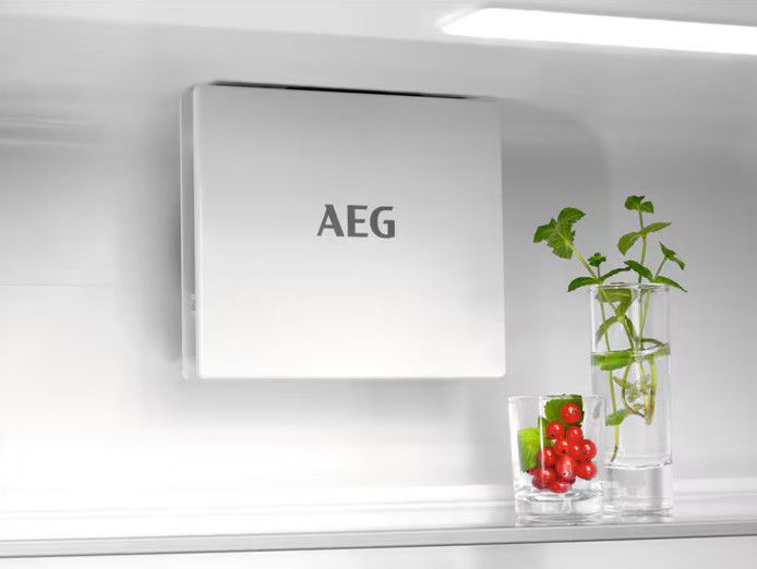 Встраиваемый холодильник AEG TSC7G181ES