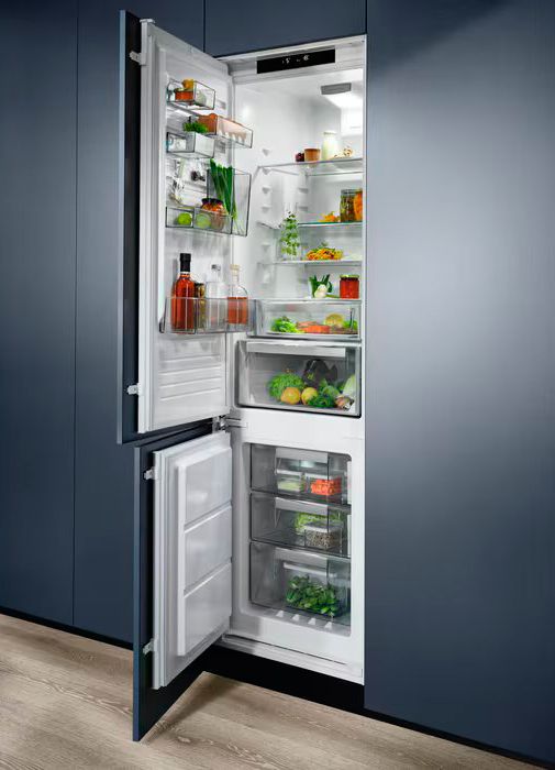 Встраиваемый холодильник Electrolux LNS9TE19S